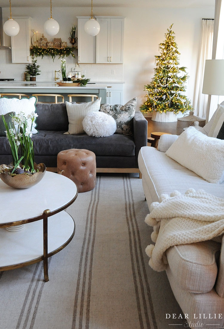 Neutral Living Room Christmas Decor